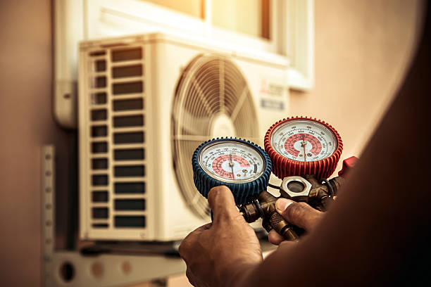 Professional Hvac technician working in Leon, IA
